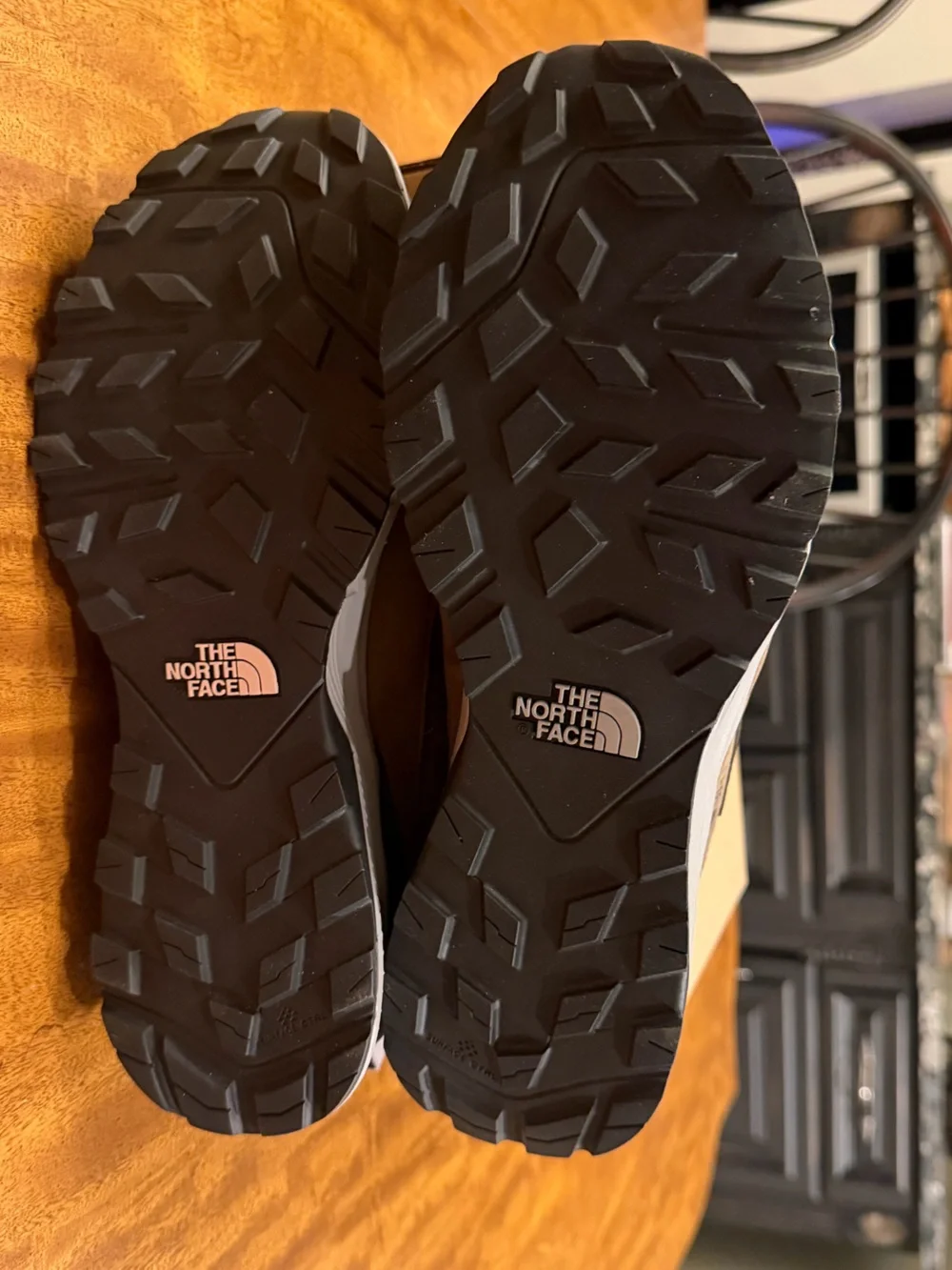 THE NORTH FACE men’s CRAGSTONE LEATHER WATERPROOF SHOE